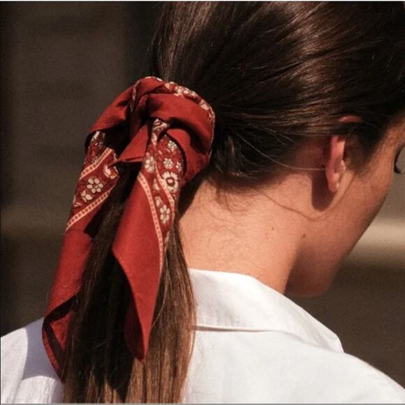 S�zane 'Floral' Red Foulard Size OS - Picture 1 of 5